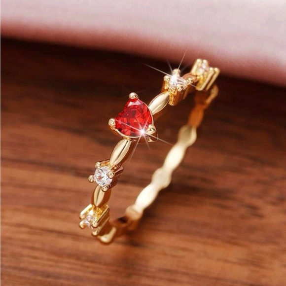 NWT Red Heart ❤️ Ring - Picture 2 of 7